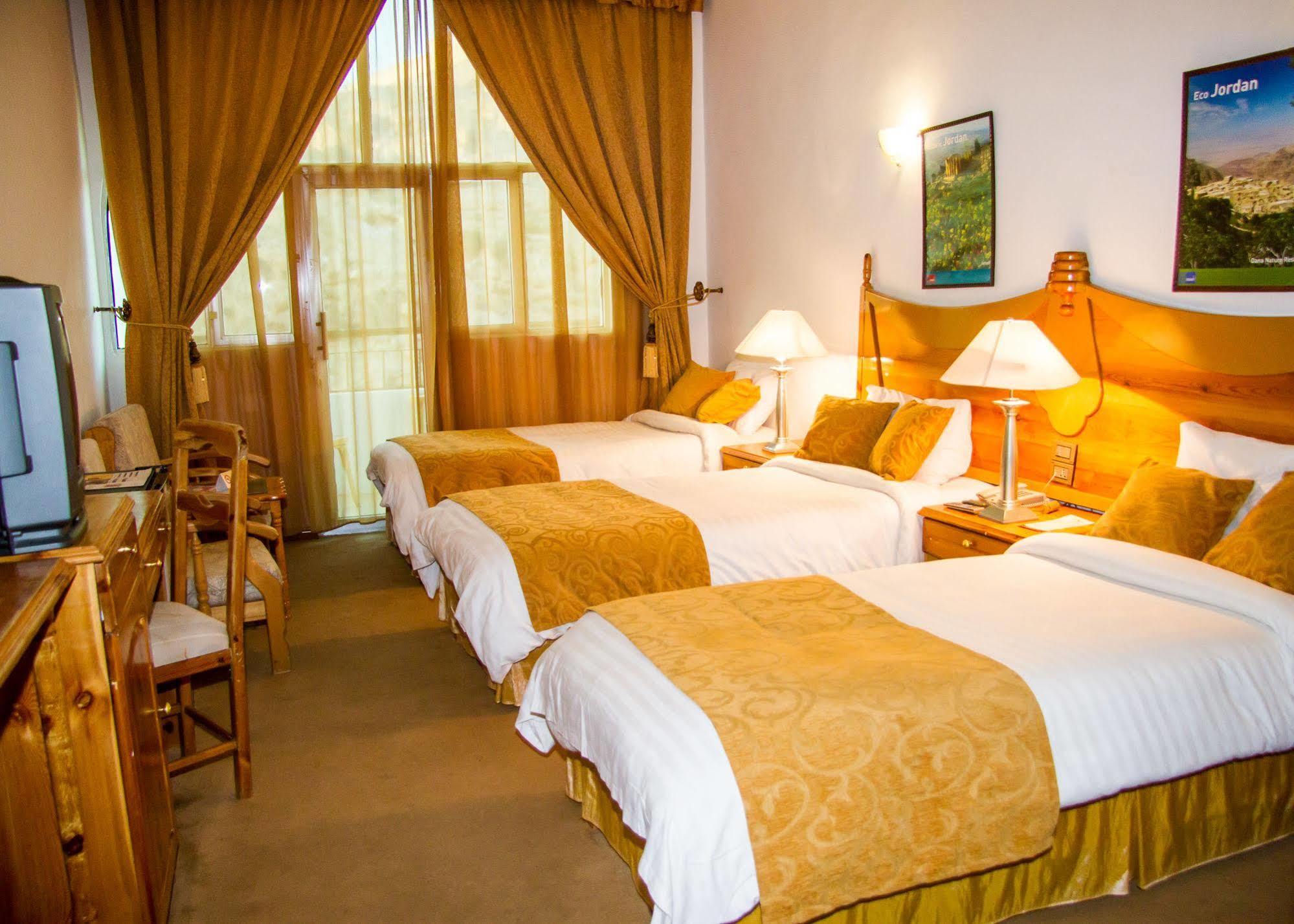 Al Anbat Hotel & Restaurant Wadi Musa Exterior foto