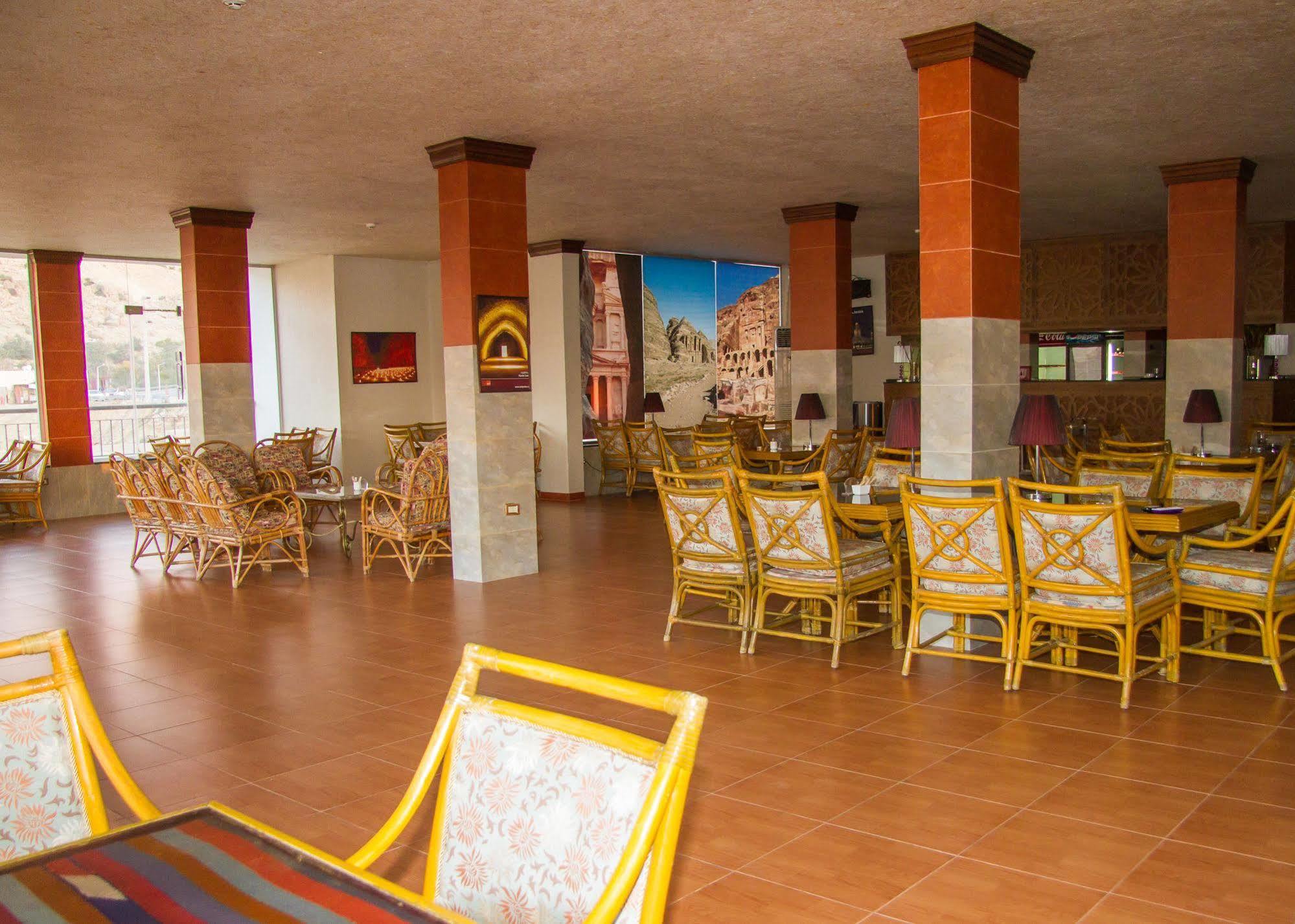 Al Anbat Hotel & Restaurant Wadi Musa Exterior foto